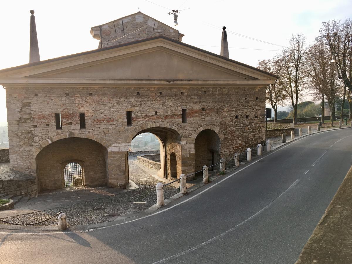 The Little House In Bergamo Apartment Exterior photo